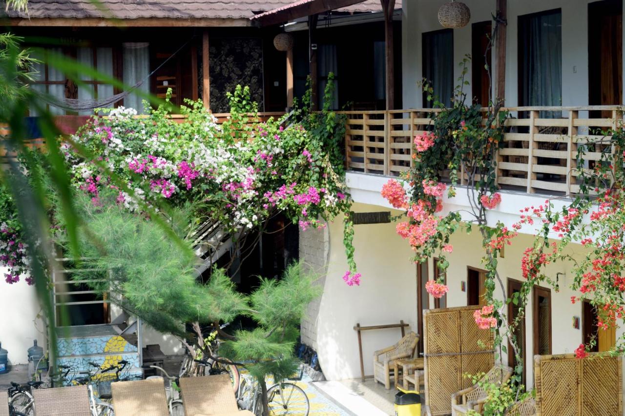 Panda Cottage Gili Trawangan Exterior photo